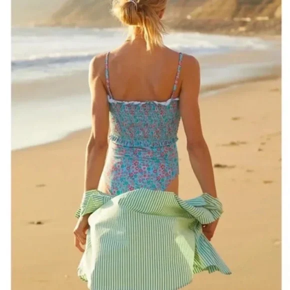 SOLID & STRIPED The Vera Smocked One-piece Swimsuit In Ditsy Floral - Picture 3 of 10